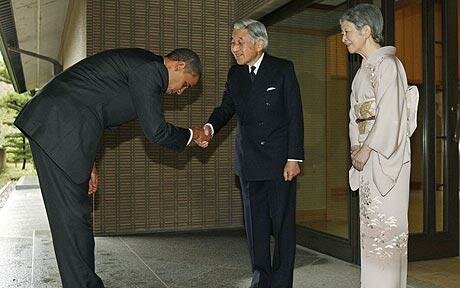 Barack Obama Bows to Japanese Emperor Akihito and Empress Michiko (photo) Barack Obama Bows to Japanese Emperor Akihito and Empress Michiko (photo)